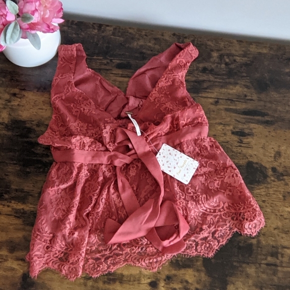 🆕🌿FREE PEOPLE LACE TOP🌿 - Picture 5 of 7